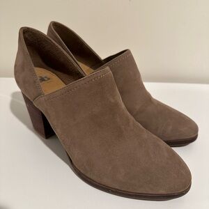 Gianni Bini Tan Suede Mules